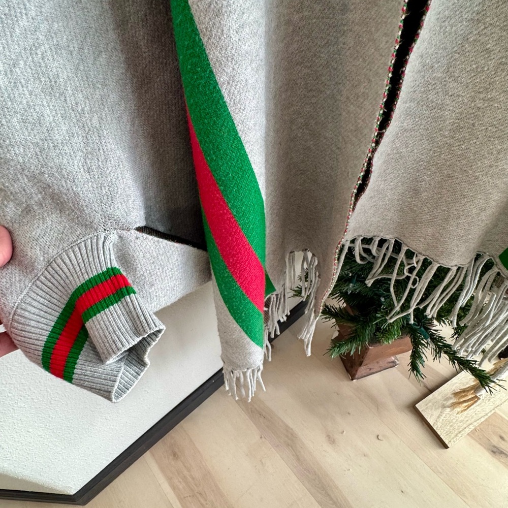 OO LALA fox cape with Gucci style stripe in red and green. OS - Picture 4 of 12